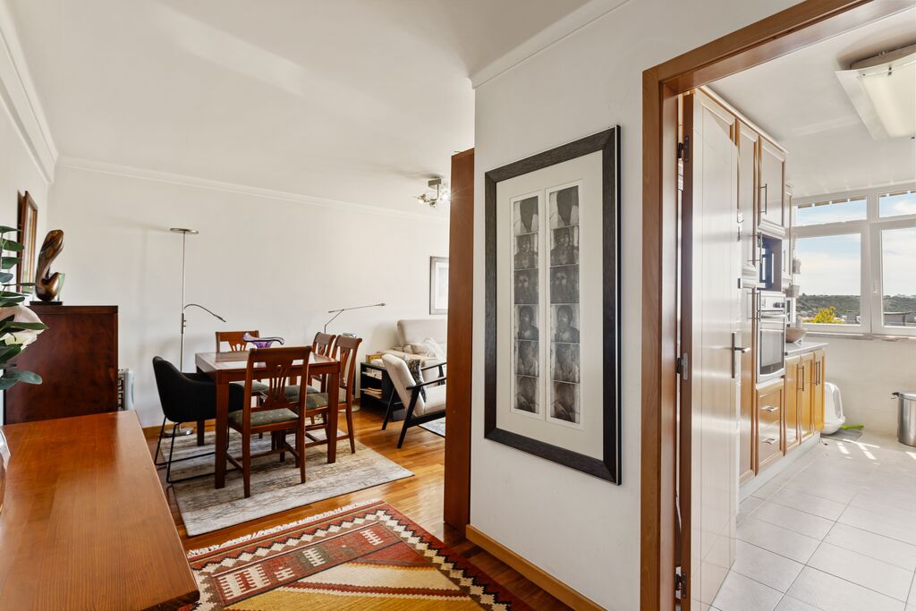 2 Bedroom Apartment, Loures