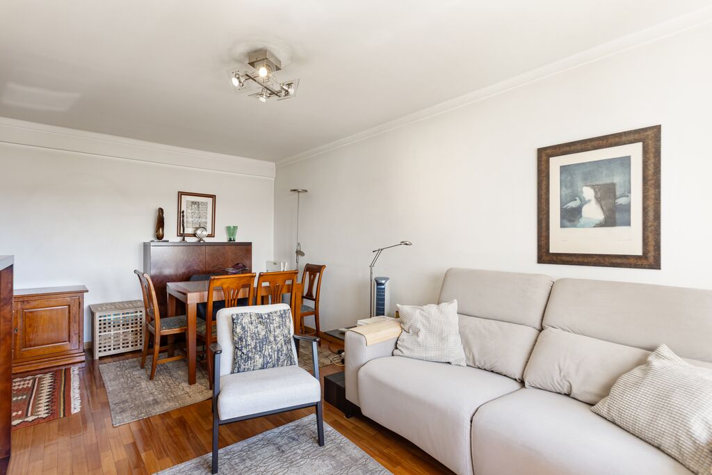 2 Bedroom Apartment, Loures