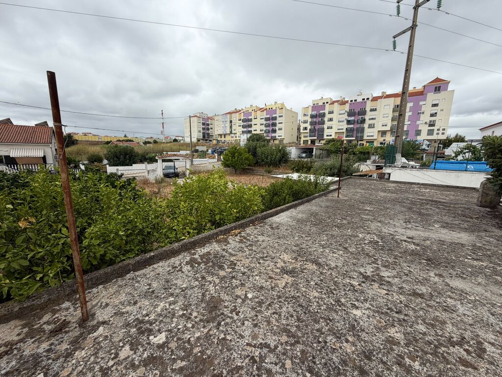5 Bedroom Two-family house with garden, Loures