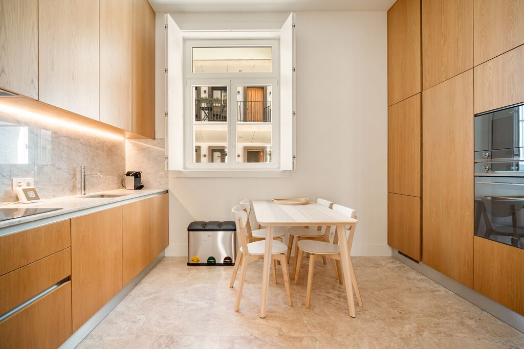 2 Bedroom Apartment new, Chiado, Lisboa