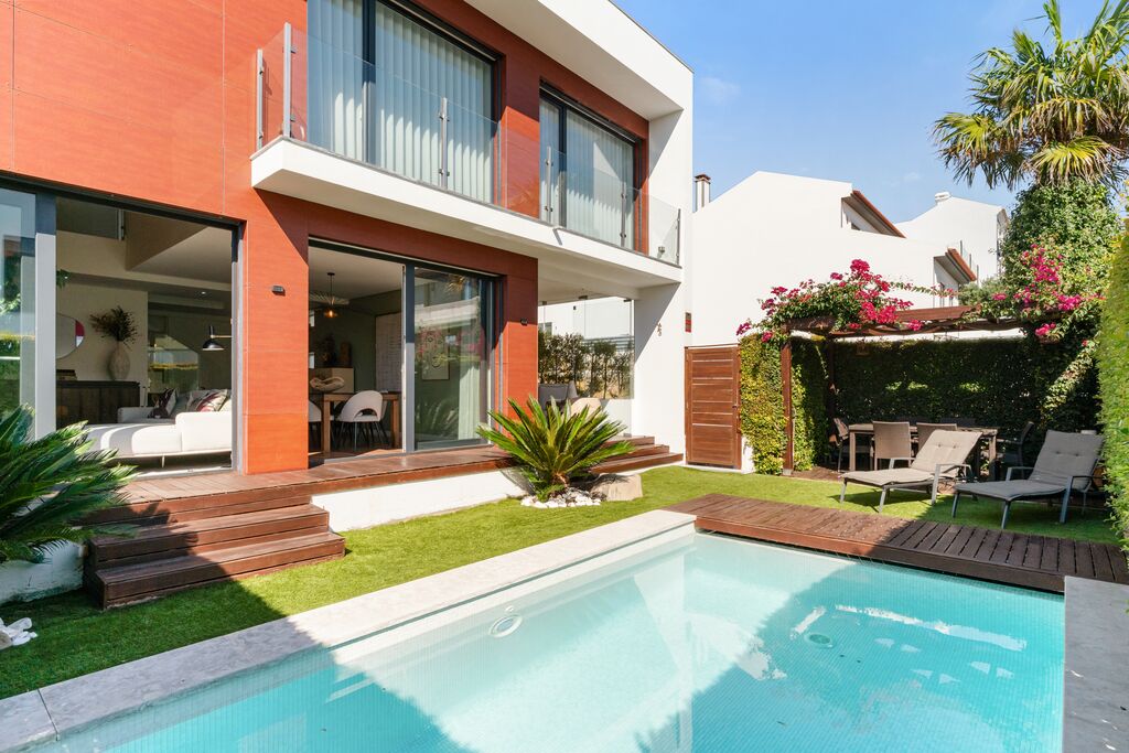 3 Bedroom Semi-detached house with swimming pool, Arneiro, Cascais