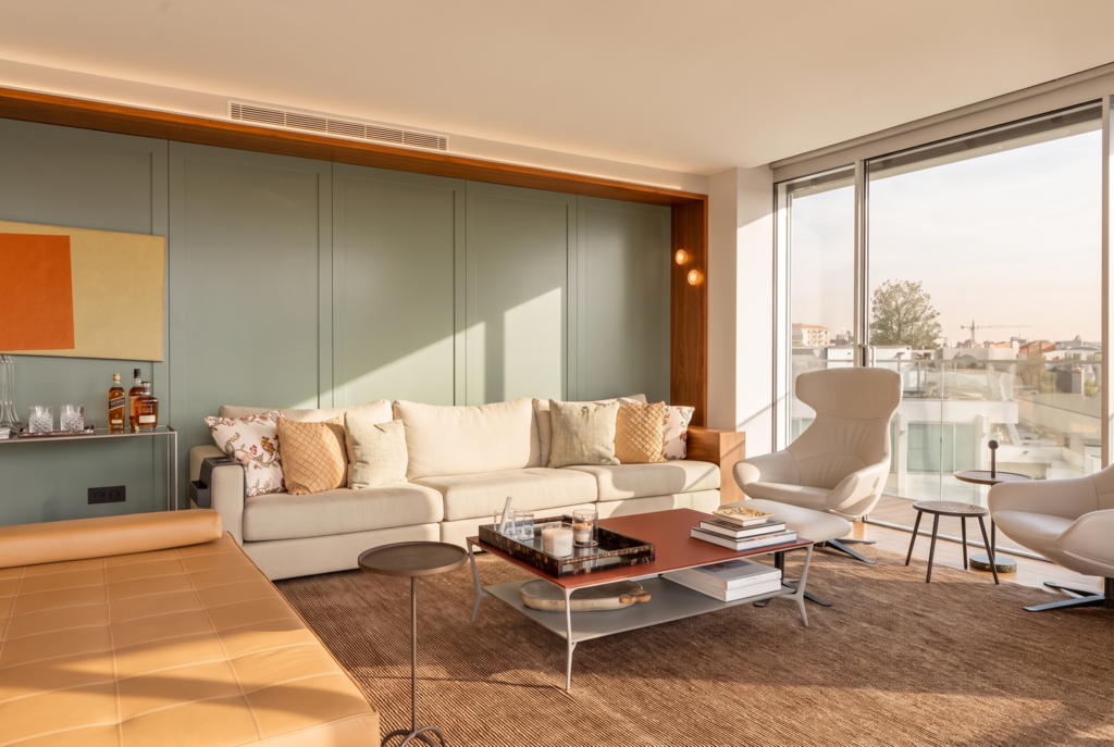 4 Bedroom Apartment with parking, Sete Rios, Lisboa