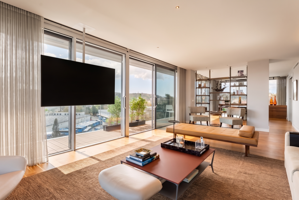 4 Bedroom Apartment with parking, Sete Rios, Lisboa