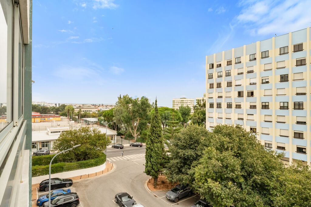 2 Bedroom Apartment with a view, Quinta do Marquês, Oeiras