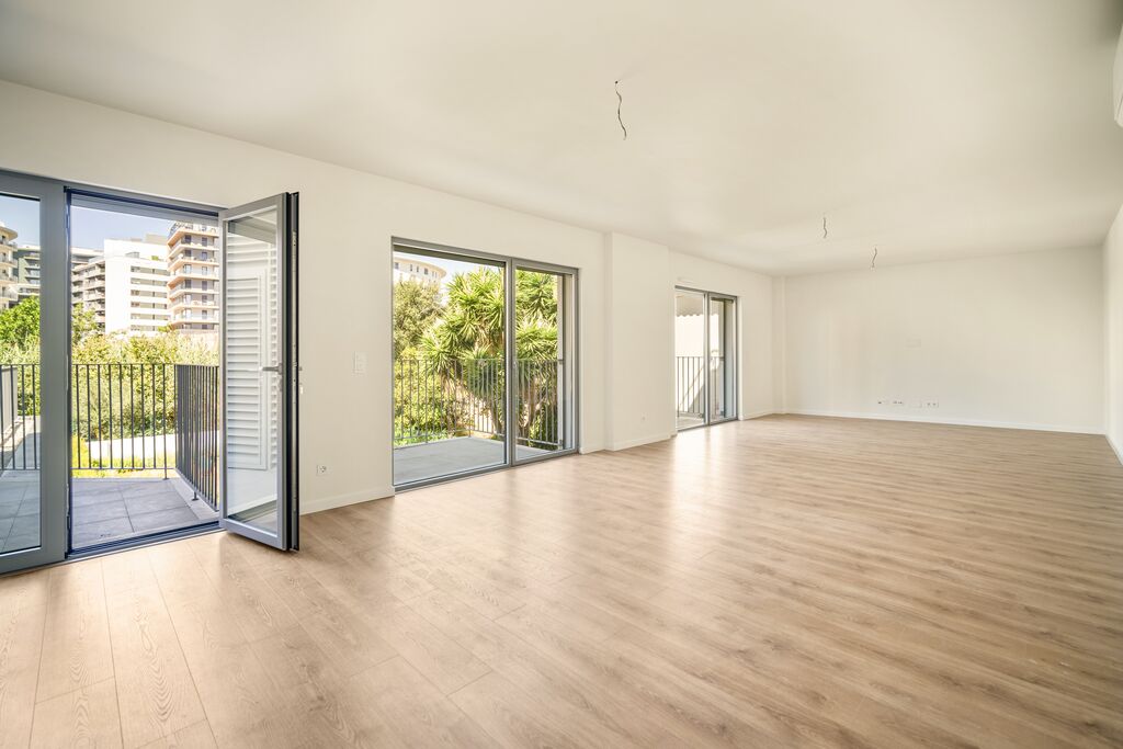 3 Bedroom Apartment with parking, Lumiar, Lisboa