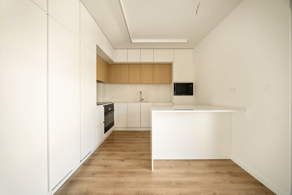 3 Bedroom Apartment with parking, Lumiar, Lisboa