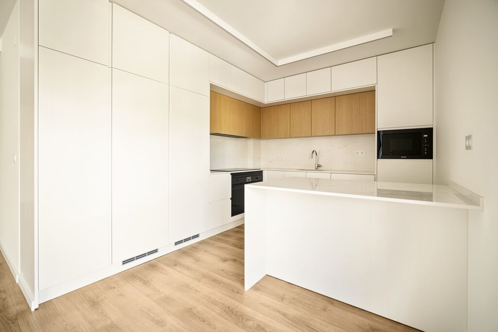 3 Bedroom Apartment with parking, Lumiar, Lisboa