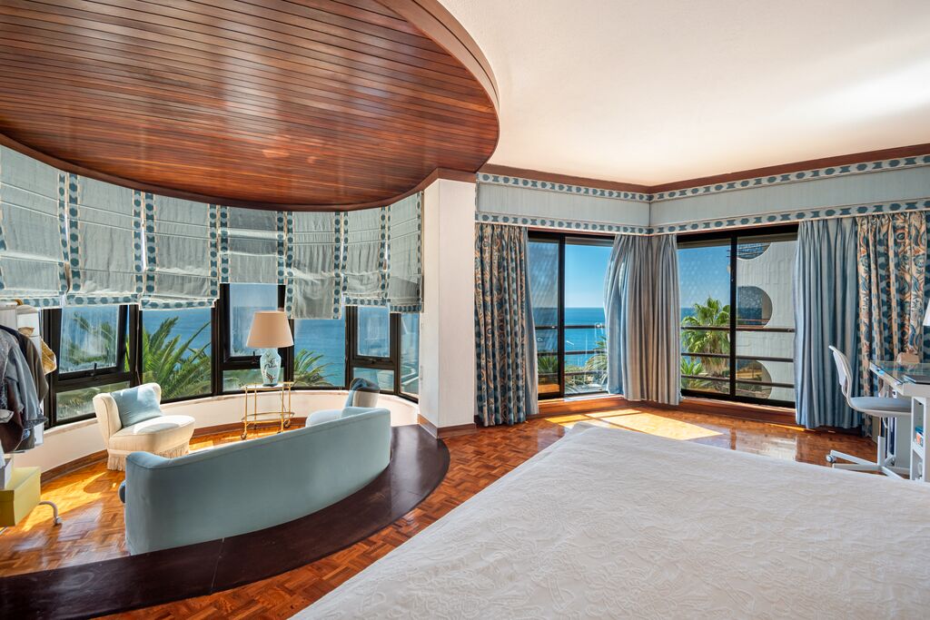 5 Bedroom Apartment with swimming pool, São Pedro do Estoril, Cascais