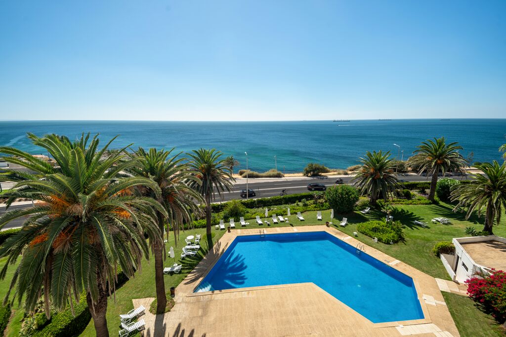 5 Bedroom Apartment with swimming pool, São Pedro do Estoril, Cascais