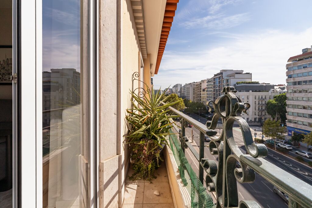 5 Bedroom Apartment with a view, Avenidas Novas, Lisboa