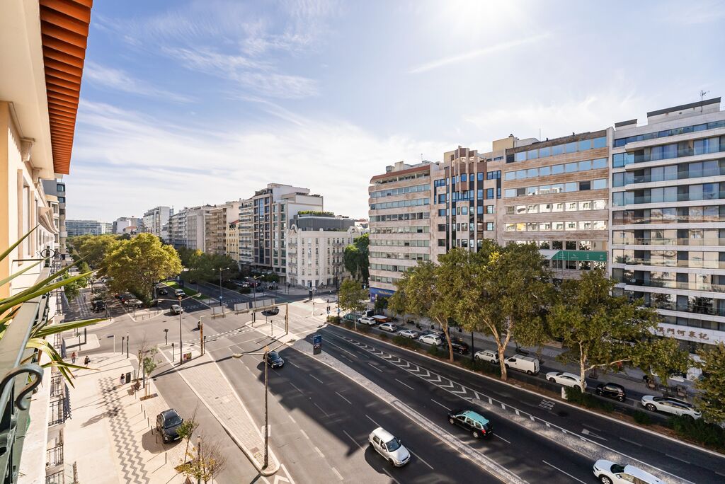 5 Bedroom Apartment with a view, Avenidas Novas, Lisboa