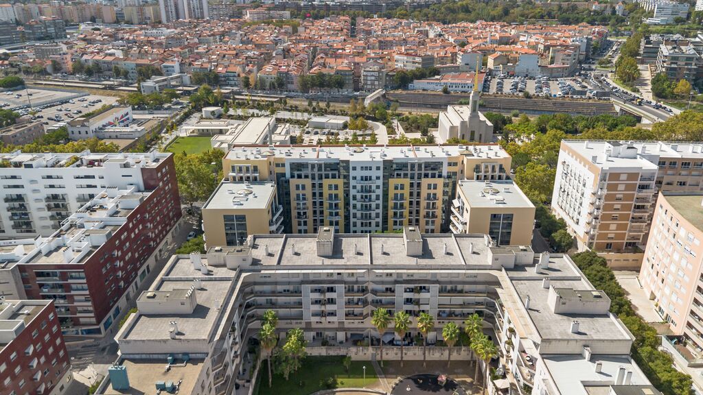 1 Bedroom Duplex with garden, Parque das Nações, Lisboa