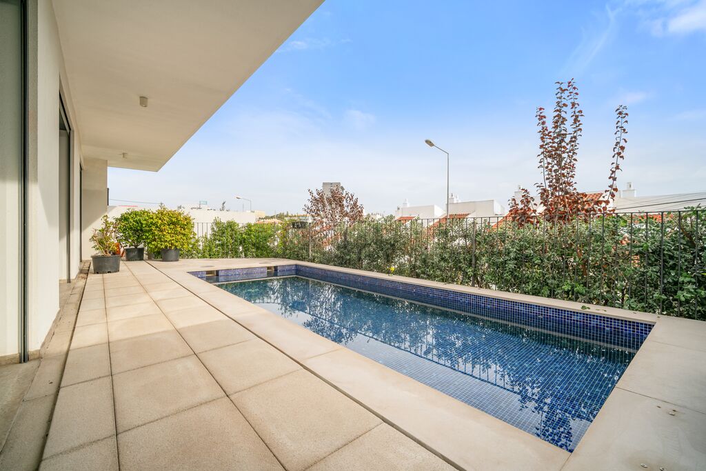 5 Bedroom Terraced house with swimming pool, Cacilhas de Oeiras, Oeiras