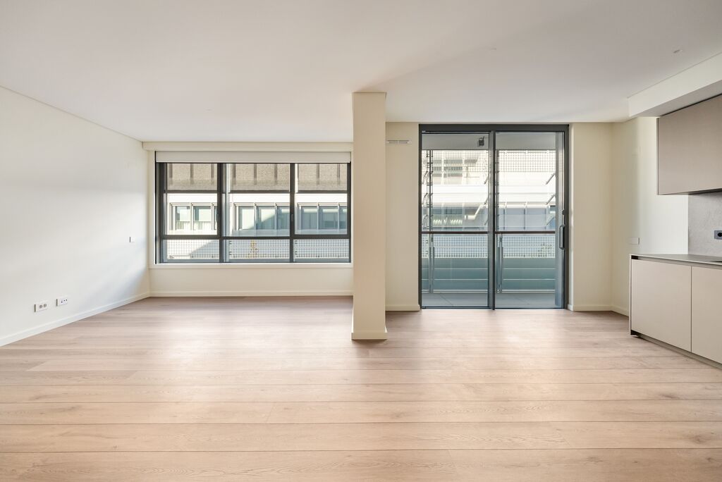 1 Bedroom Apartment with balcony, Braço de Prata, Lisboa