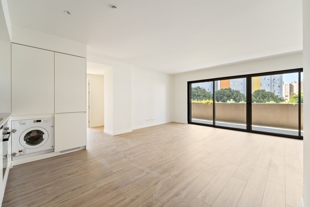 2 Bedroom Apartment with swimming pool, Telheiras, Lisboa