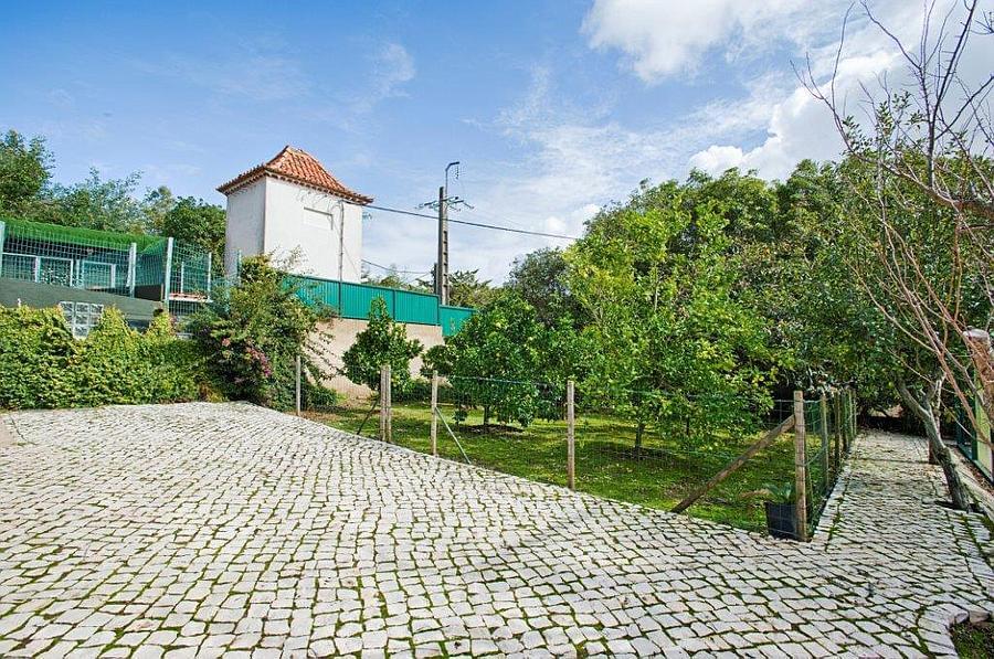 7 bedroom villa with a swimming pool
