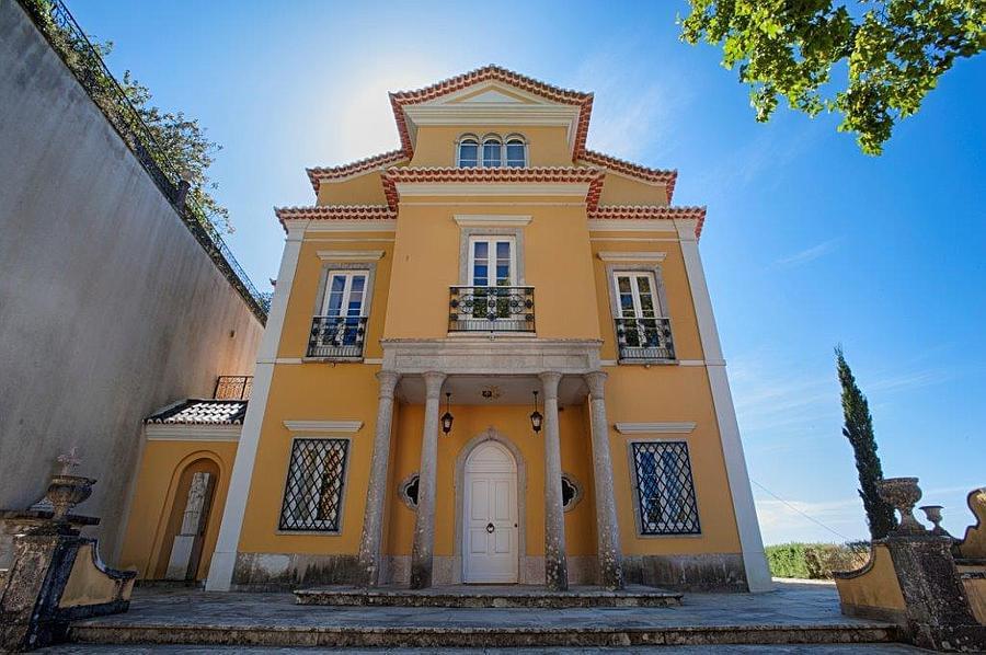 Moradia T4+3 a luxury home for sale in Sintra, , Lisboa Property IDPF5186 Christie's