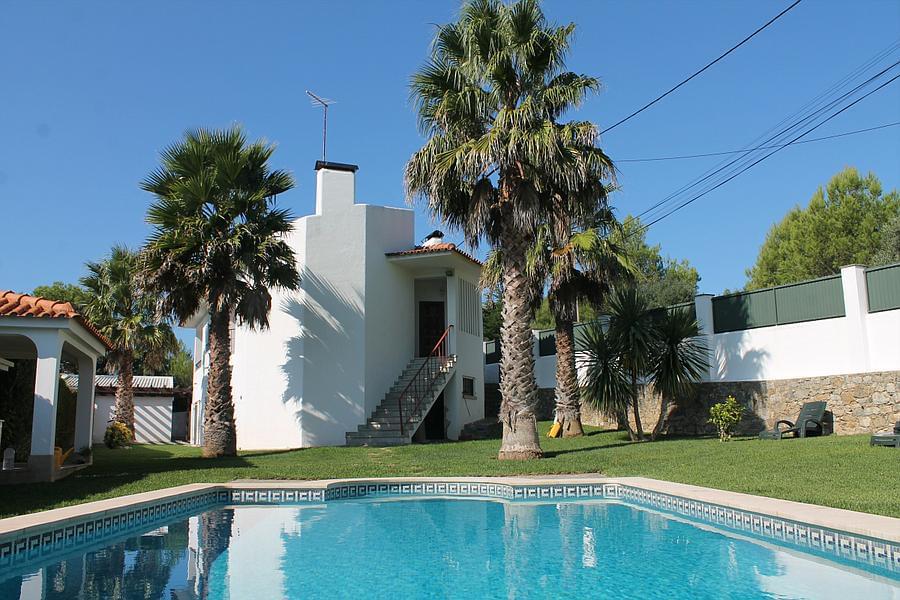 Moradia T3 com piscina, Areia, Cascais - Imagem 1